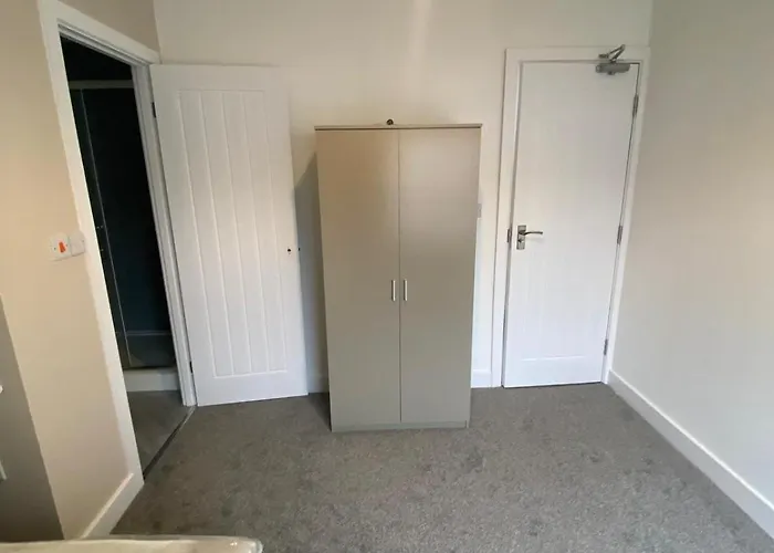 度假居 Contractor 4 Bed *