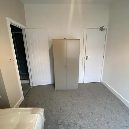 Σπίτι διακοπών Contractor 4 Bed *